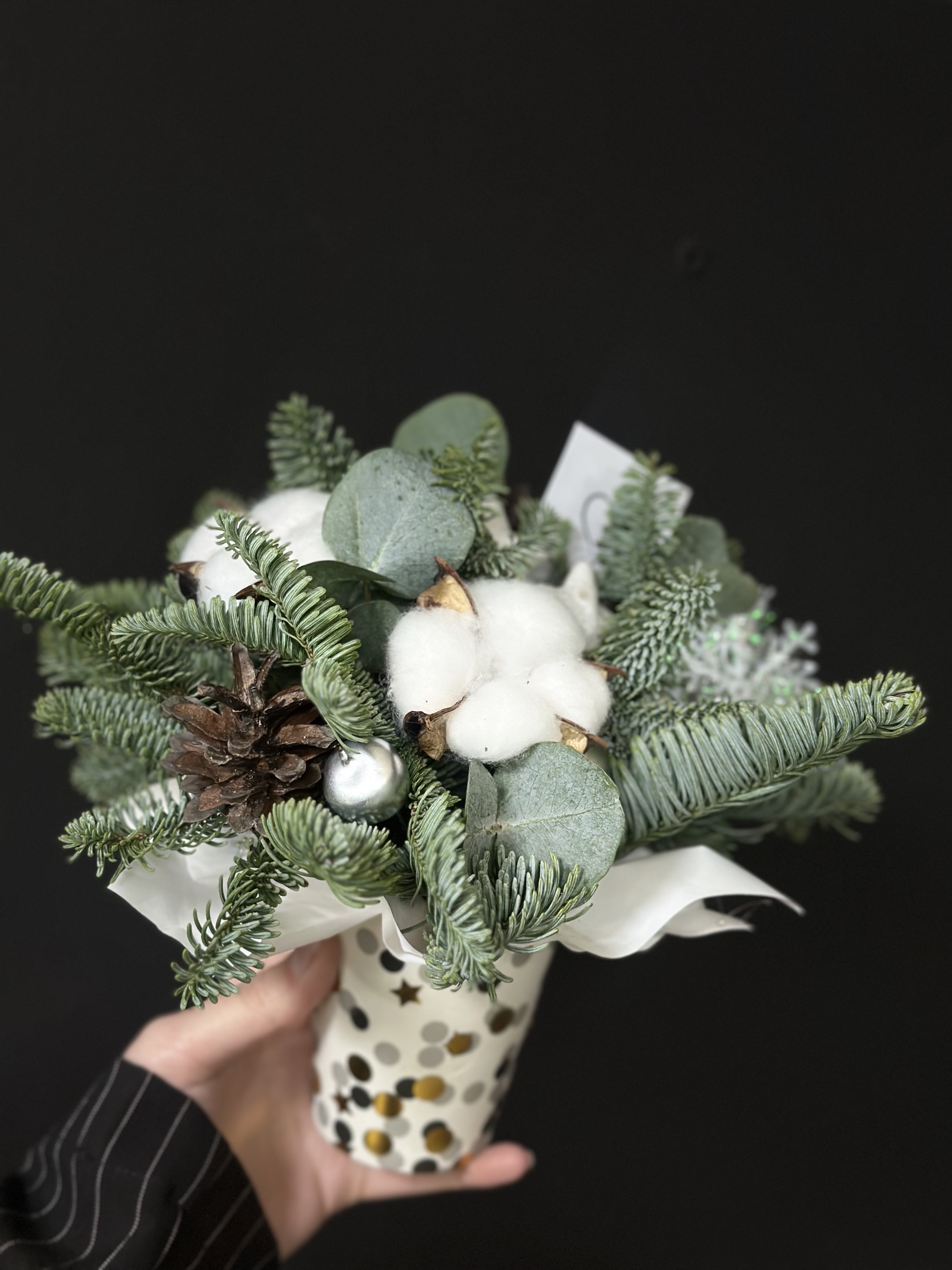 Композиция из нобилиса в стаканчике