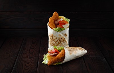 Ролл из тортильи с курицей 250 гр.