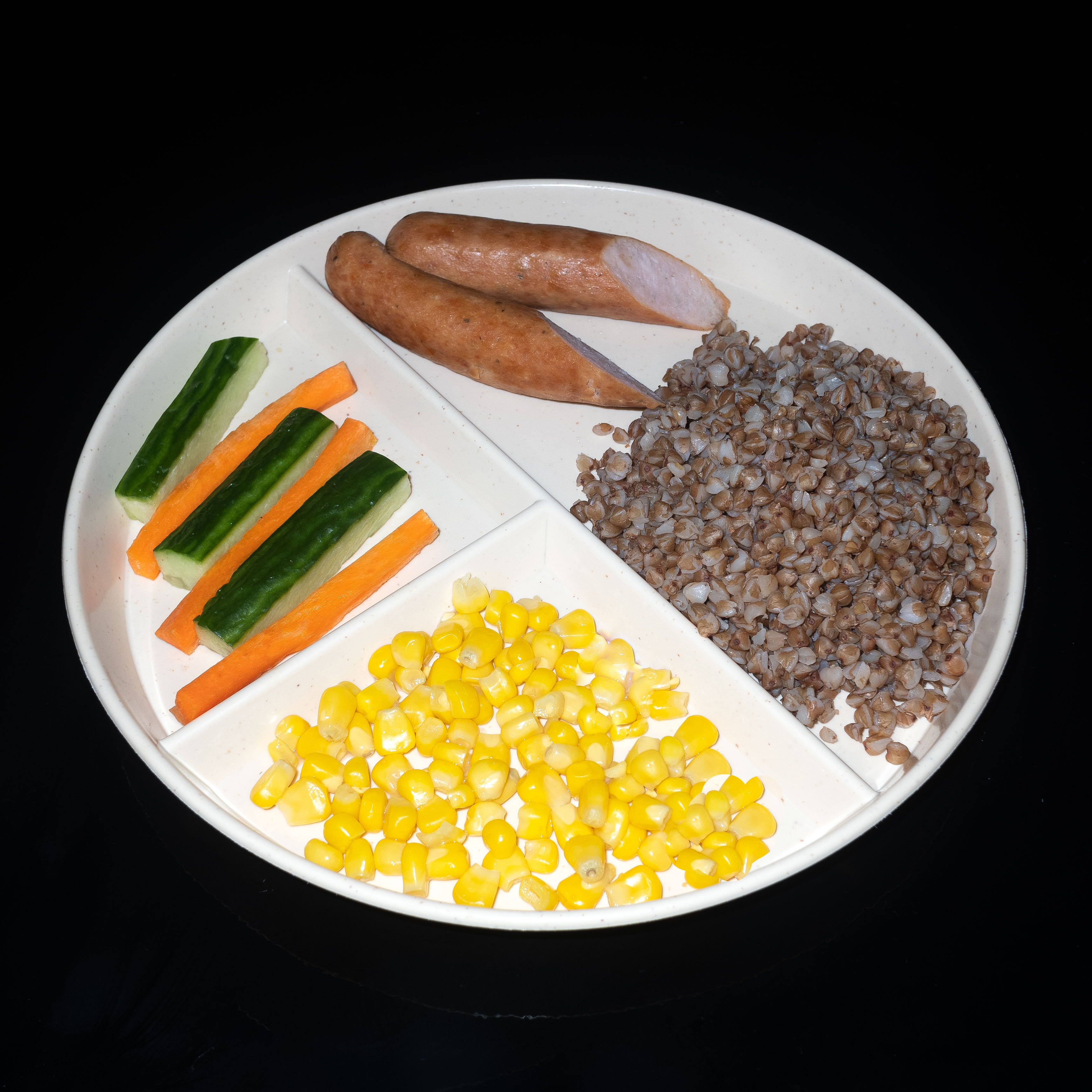 Гречка с куриной сосиской