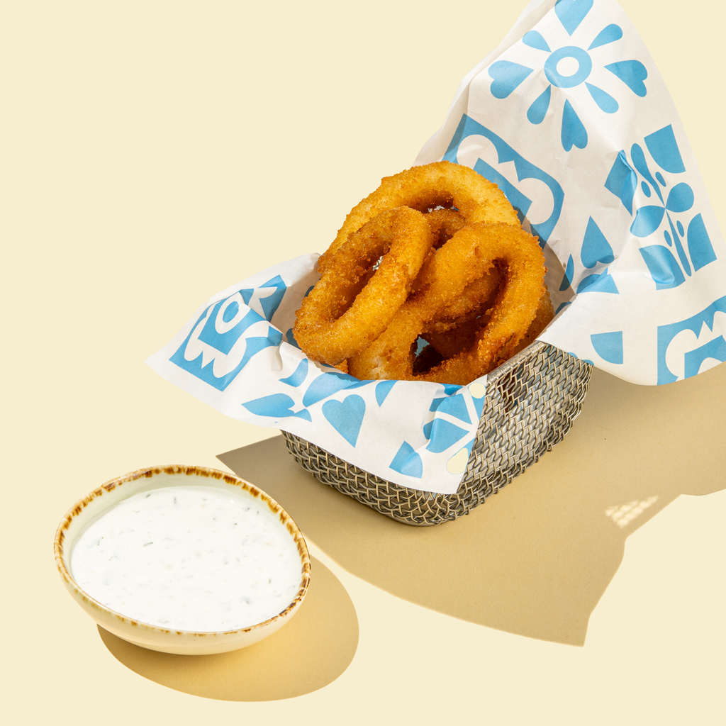 Кольца кальмара с чесночным соусом