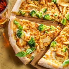 пицца с курицей и бокколи американская