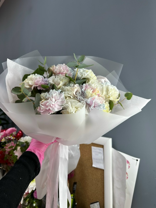 Букетик из 11 ароматных радужных диантусов