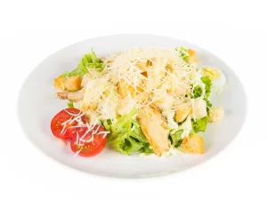 Салат Цезарь с курицей