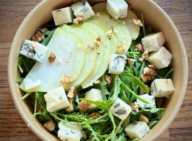 Салат Руккола, груша, горгонзола