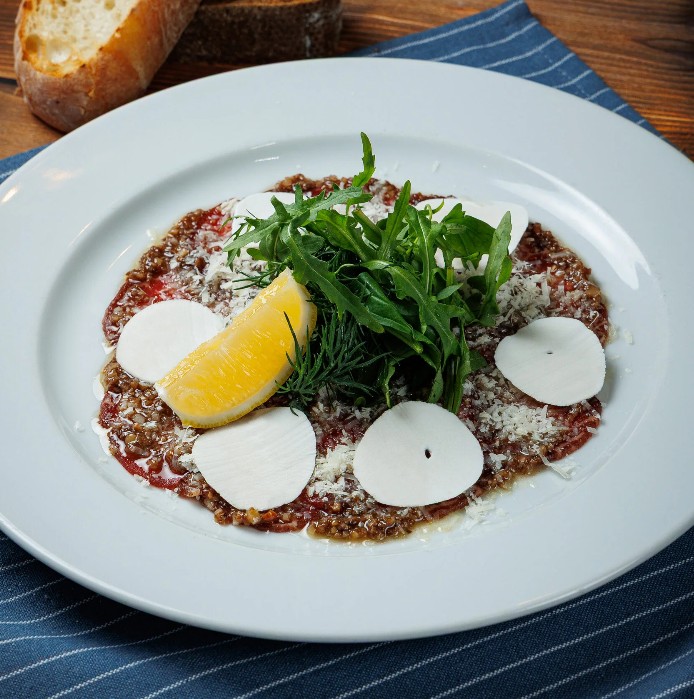 Карпаччо из говядины в итальянском соусе