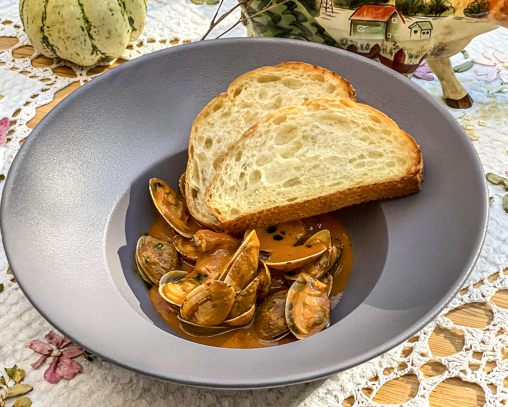 Вонголе в соусе биск