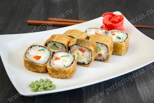 Горячий ролл с креветками