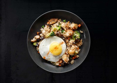 Рис жареный с овощами и курицей