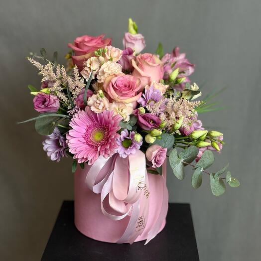 Шляпная коробка с герберой