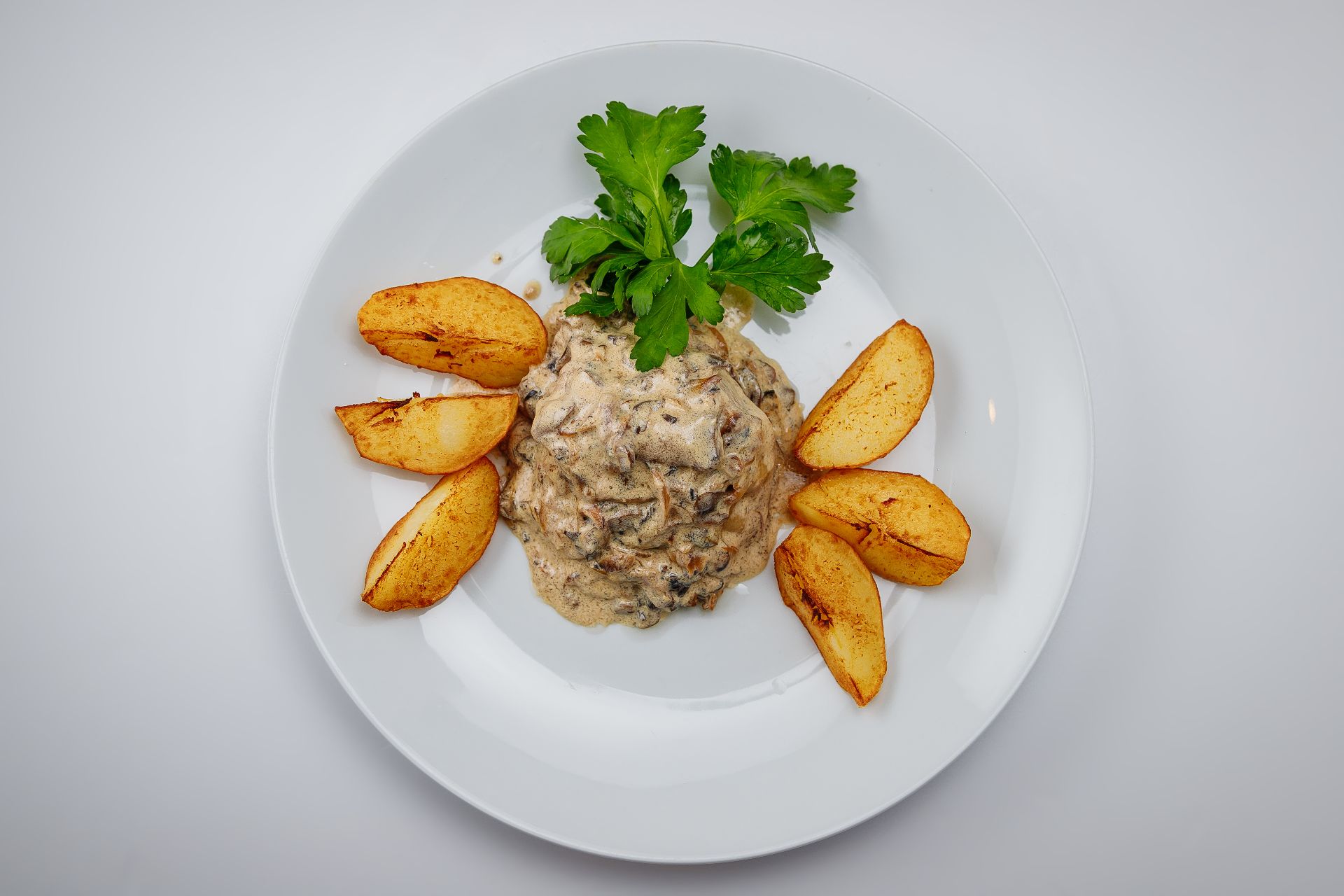 Медальон из свинины в беконе в слив.соус