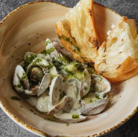 Мидии Вонголе в сливочном соусе