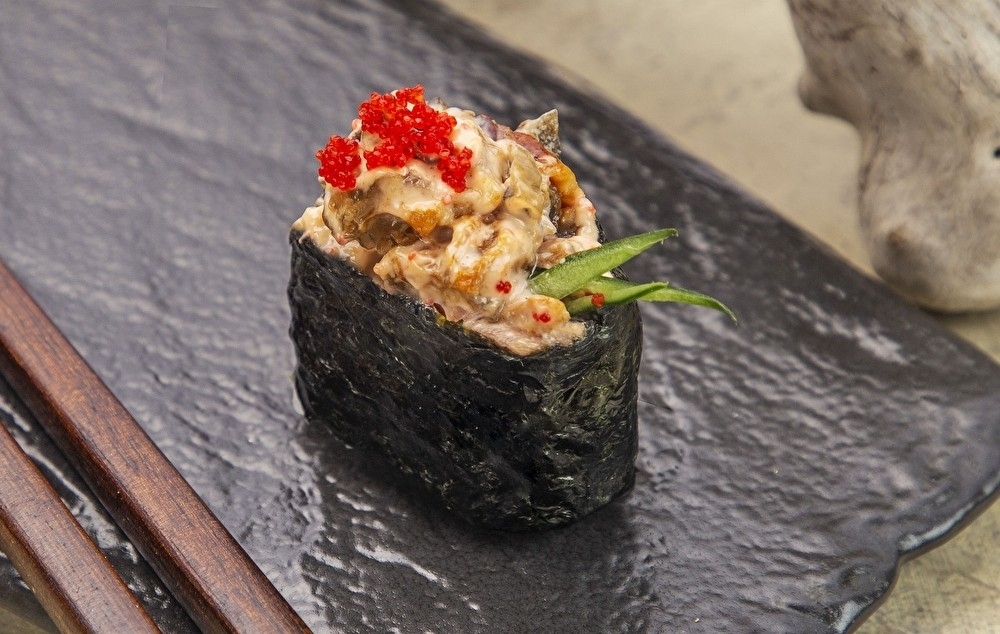 Гункан с угрем