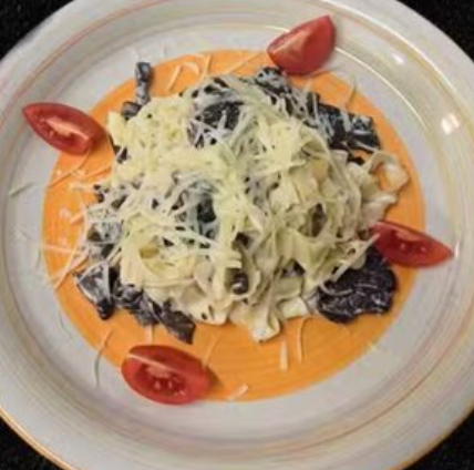 Паста с говяжьей вырезкой и грибами