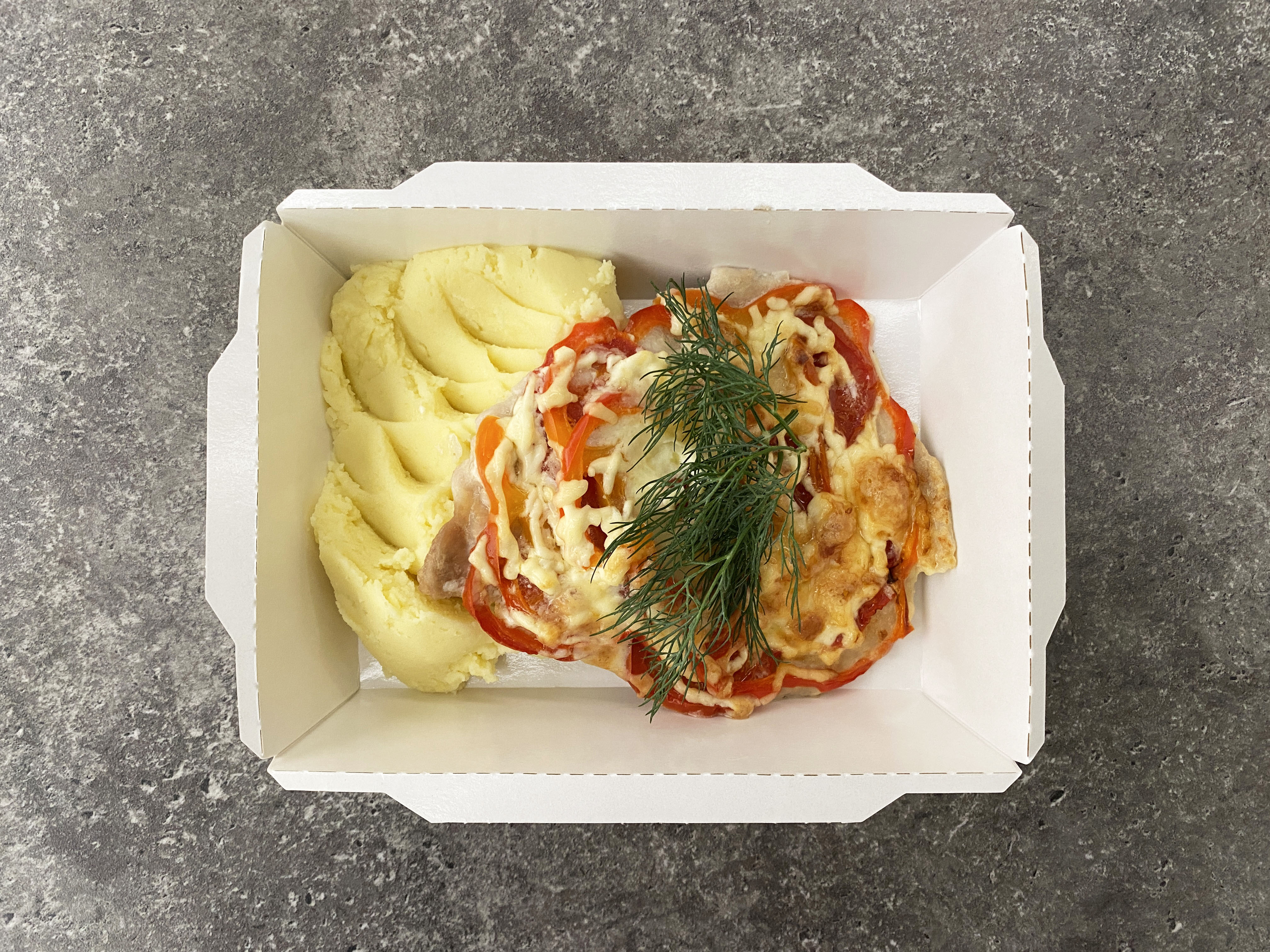 Свинина по-французски с картофельным пюре, 100/150 гр.