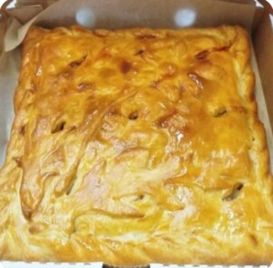 Пирог с картофелем и фаршем 1кг (слоёное тесто)