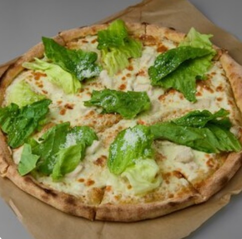 Пицца цезарь с курицей