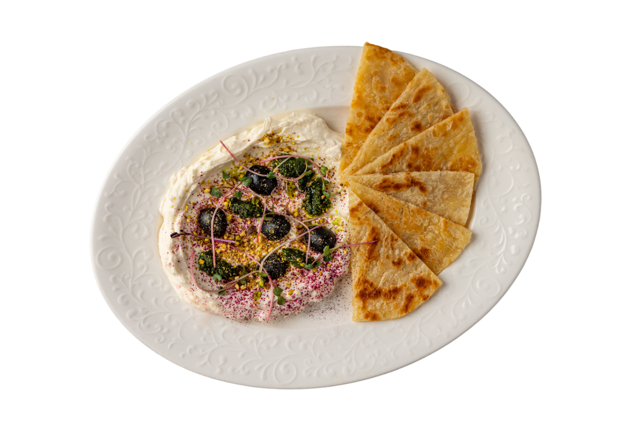 Лабне с кавказским песто и фисташками