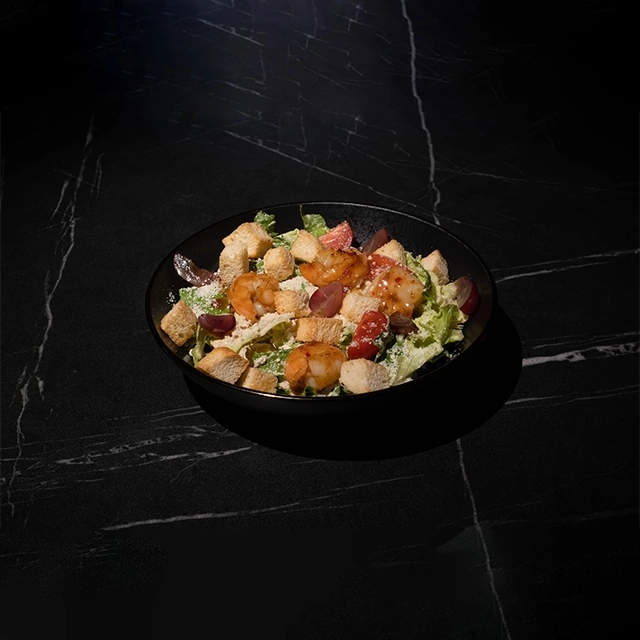 Салат цезарь с креветками