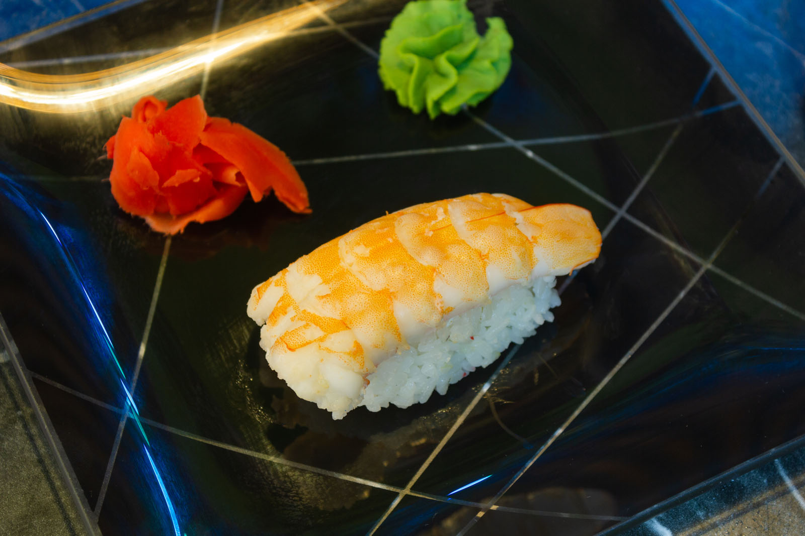 Суши с креветкой