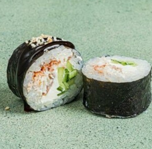Мини-ролл с угрём и огурцом