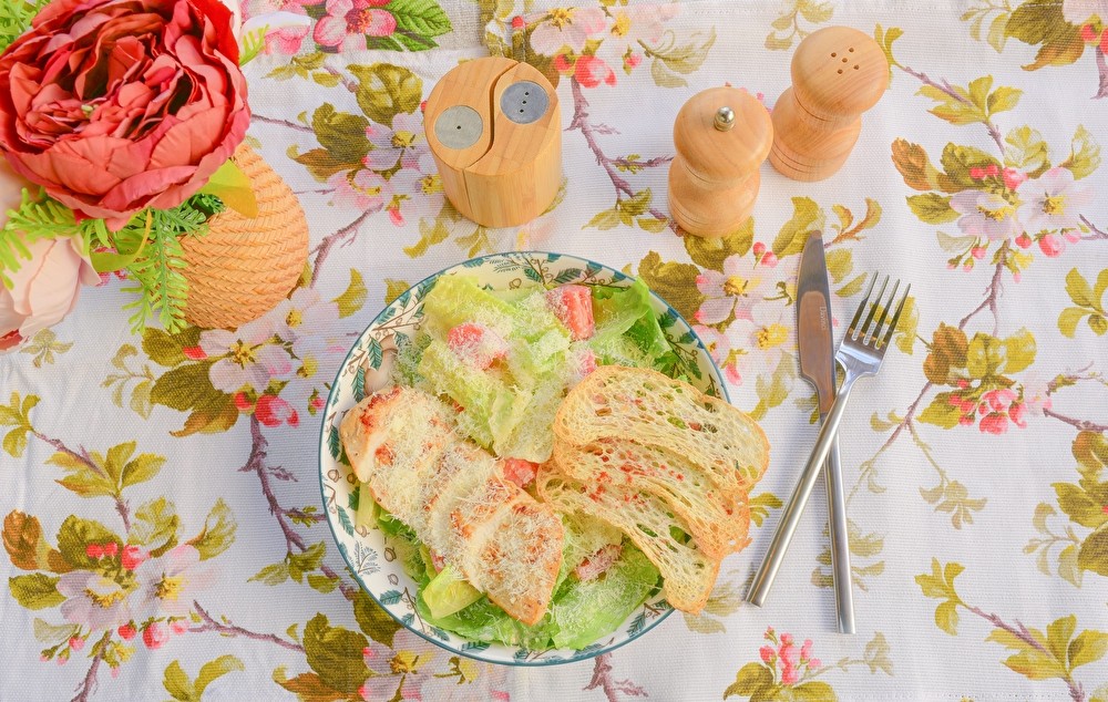 Салат «Цезарь с курицей»