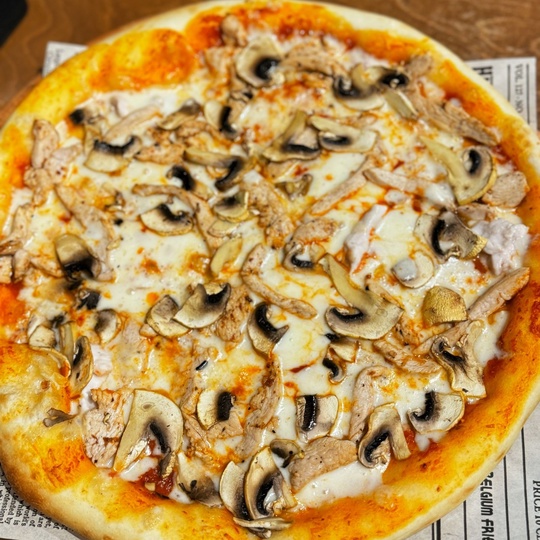 Пицца курица и грибы