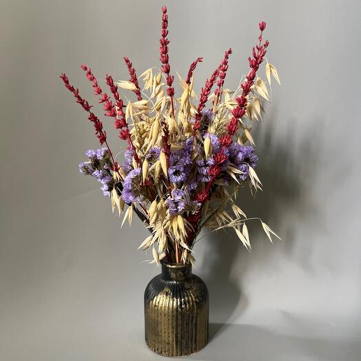 Сухоцветы с лавандой в вазе