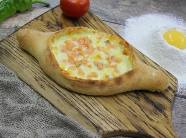 Хачапури по-аджарски с лососем
