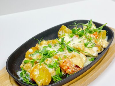 Сковородка с курочкой и сыром