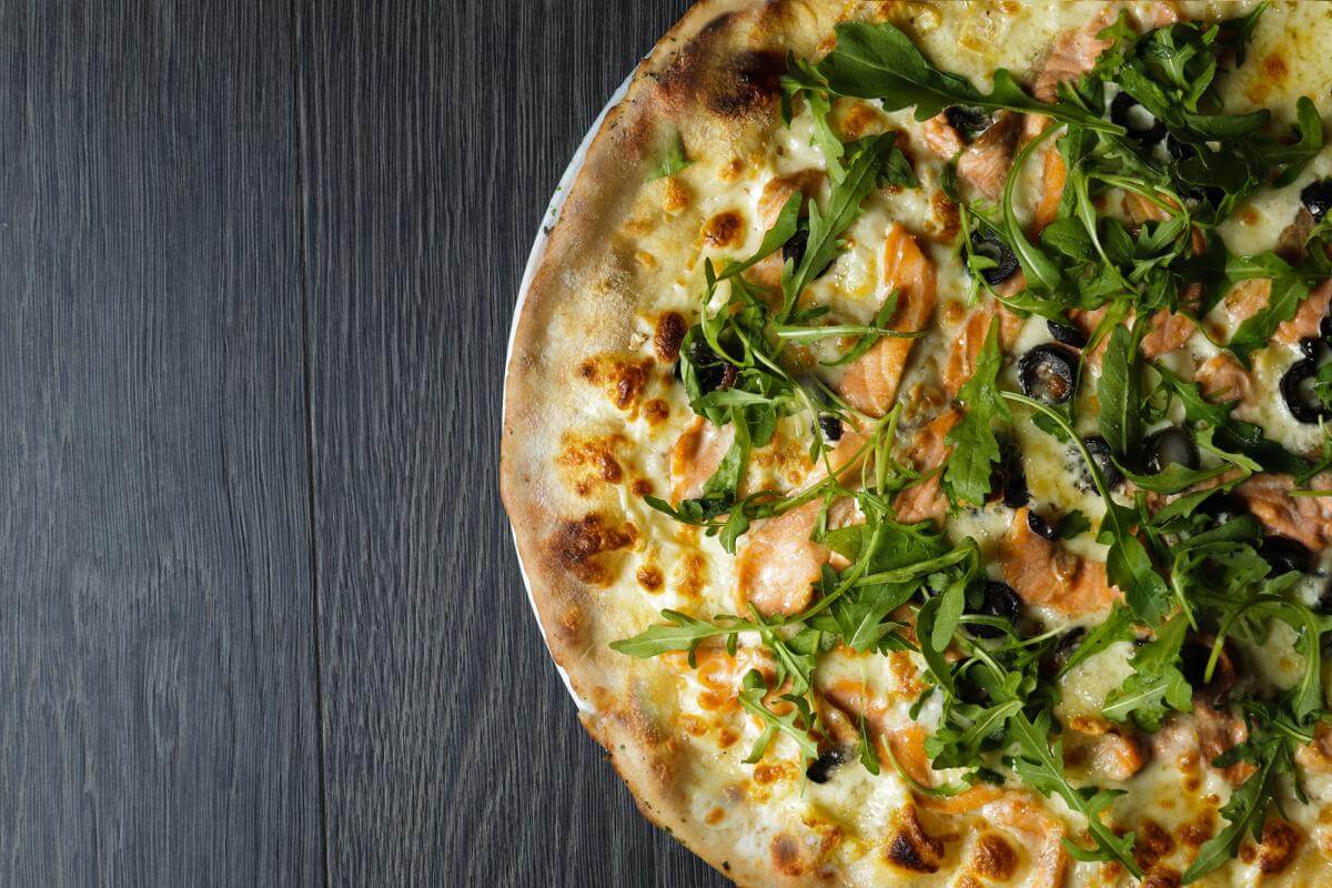 Пицца с лососем и сыром бри 30 см