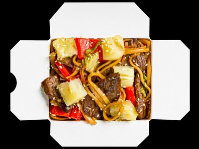 По-гавайски с говядиной и лапшой удон
