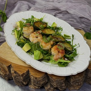 Салат с креветками и авокадо