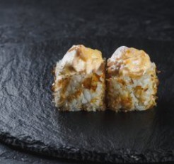 Запеченный бонито с курицей в спайси соусе (8 шт.)