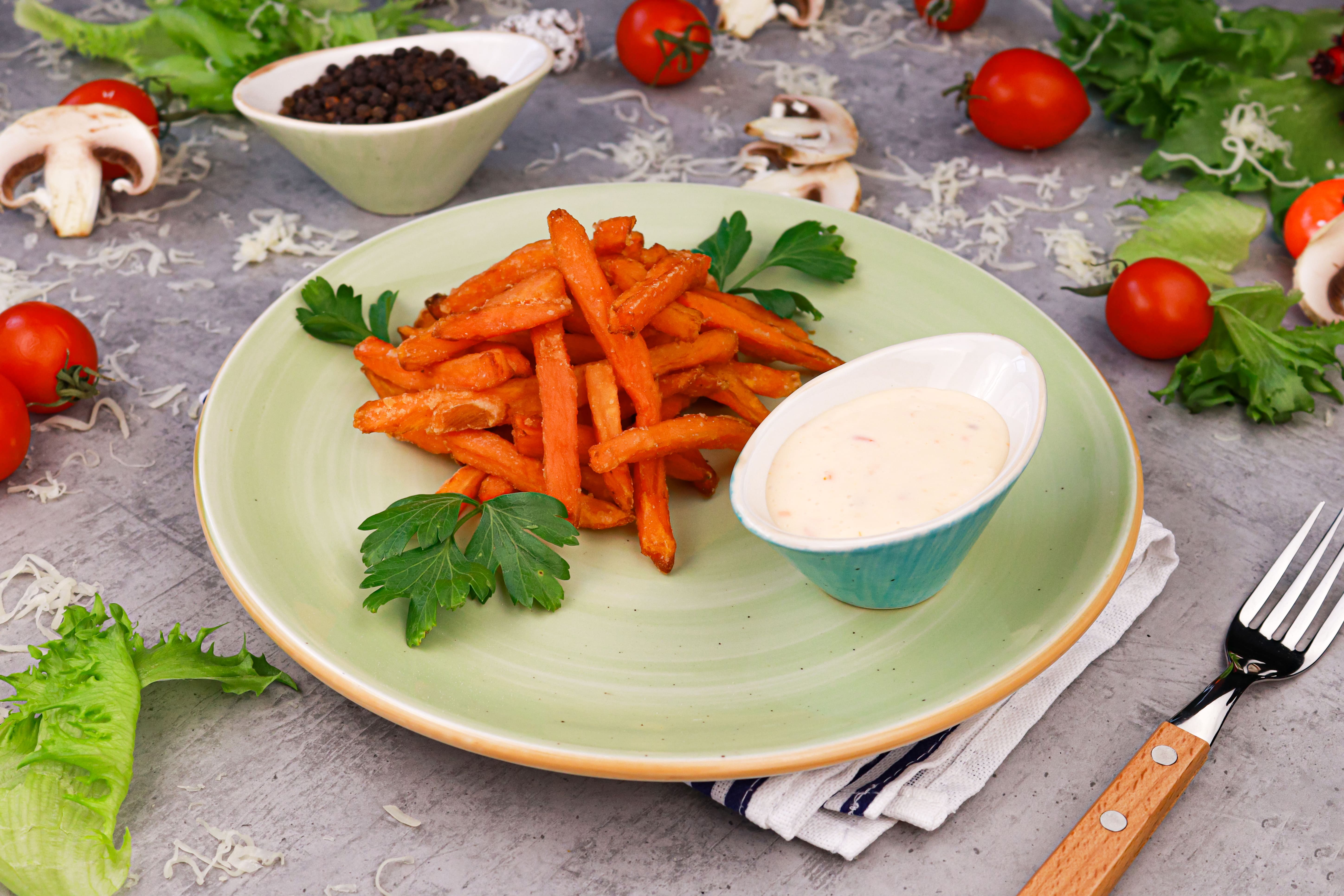 Батат фри с кисло сладким соусом