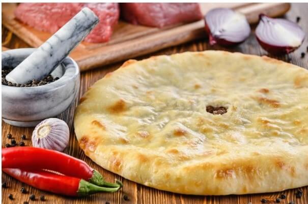 Пирог с мясом и осетинским сыром 800г