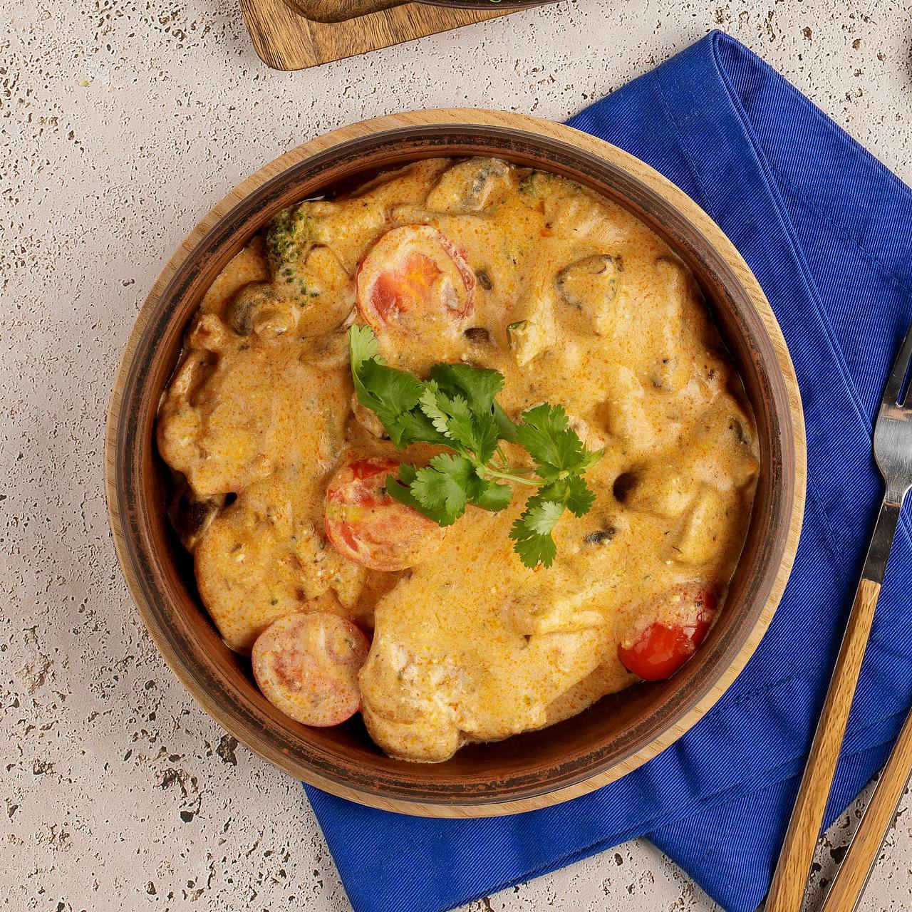 Куриное бедро в соусе Том-Ям