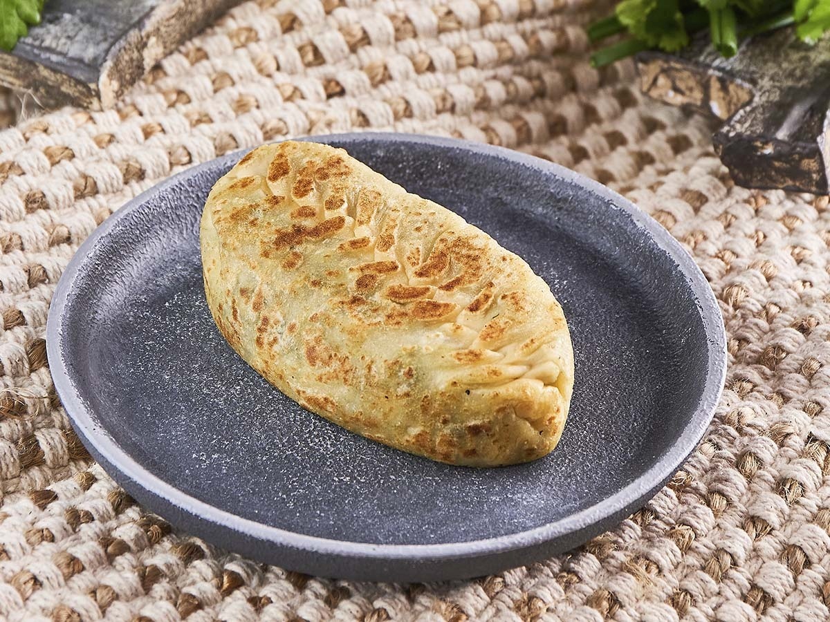 Кок-самса с сыром и зеленью