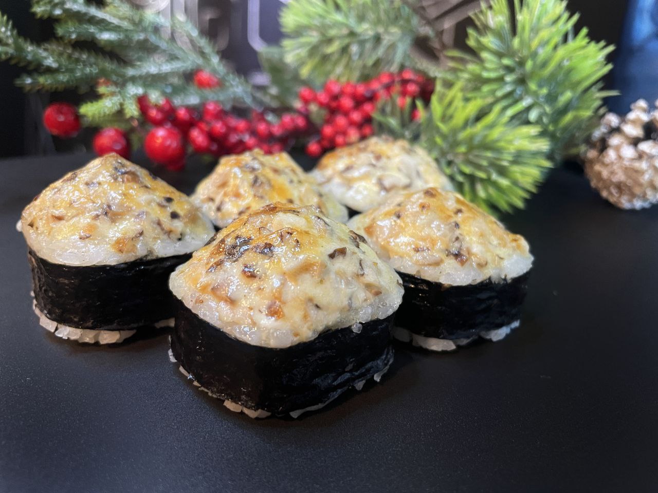 Запеченная курица с грибами