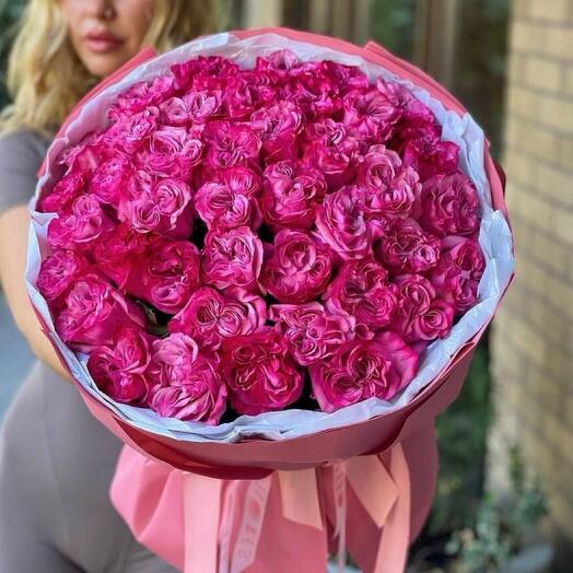 Пионовидная роза