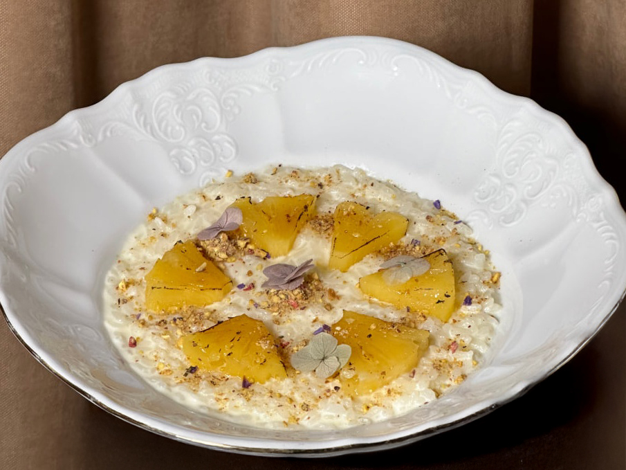 Рисовая каша с карамелизированным ананасом