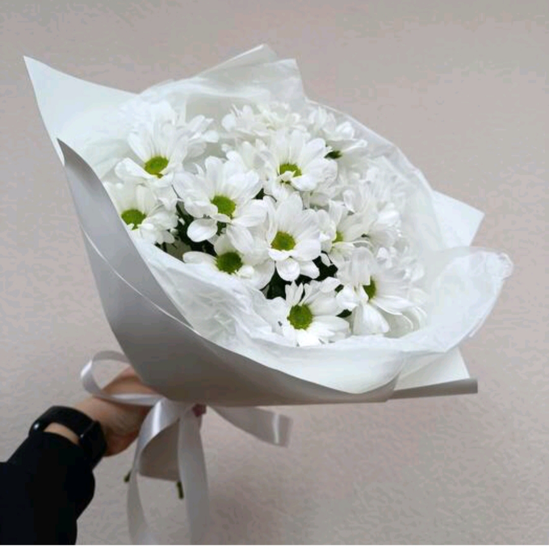 Белый ромашковый букет