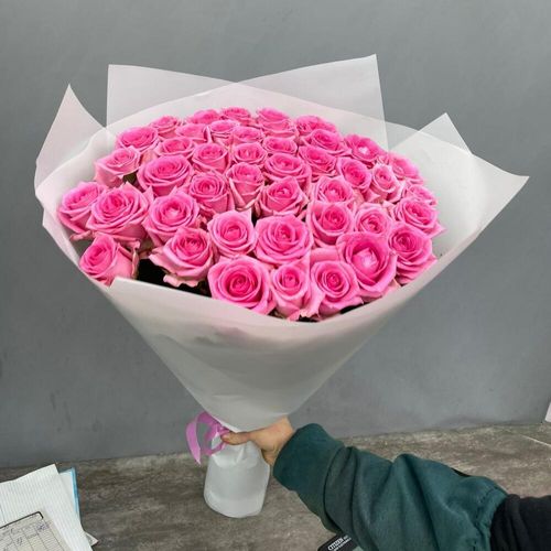 43 розовые розы 70 см