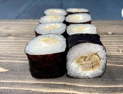 Классический ролл с сыром и омлетом