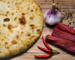 Осетинский пирог с говяжьим мясом 1000г