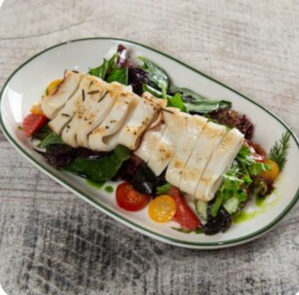 Цитрусовый салат с кальмаром 