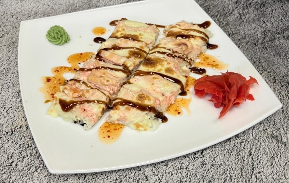 Суши-пицца с лососем