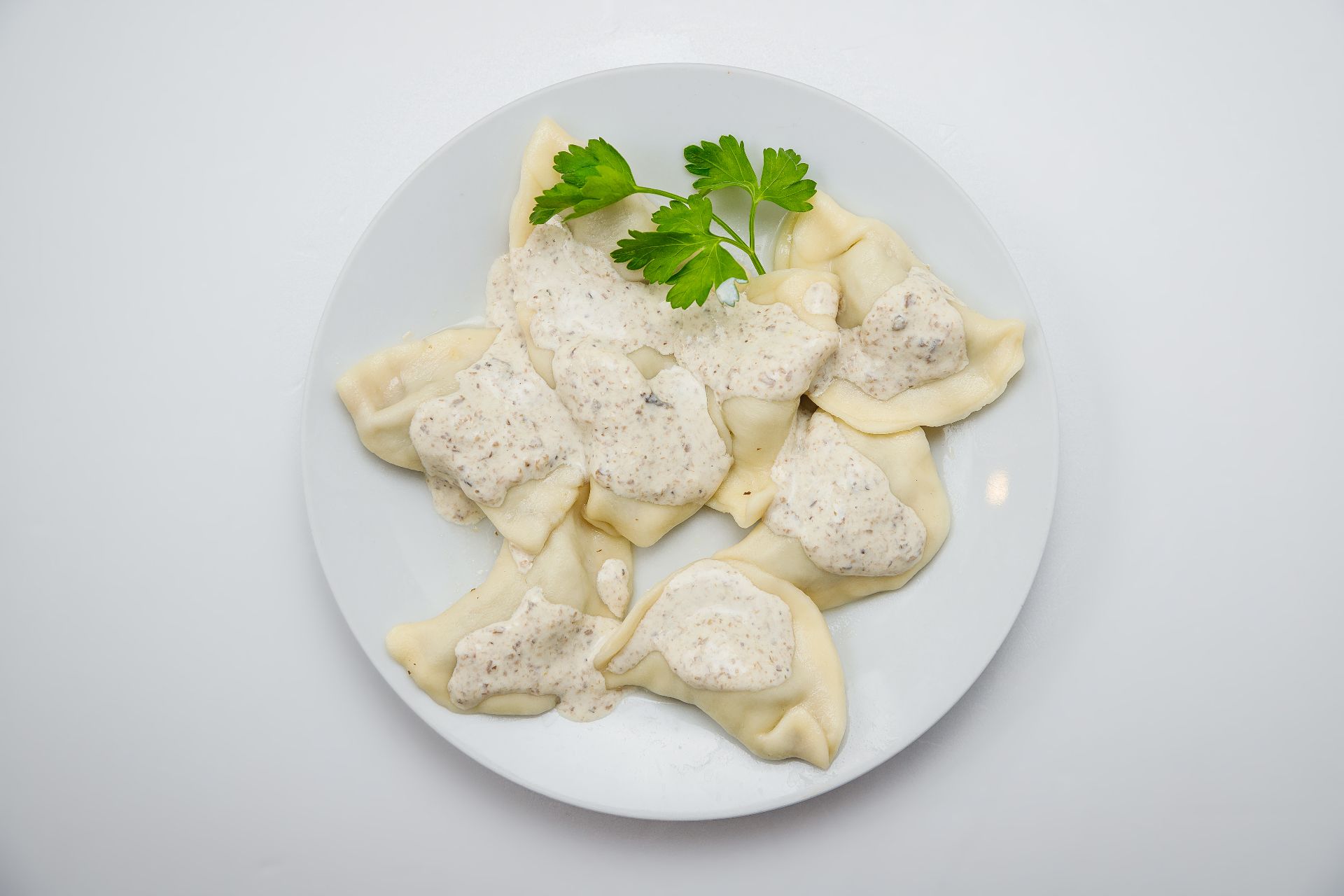 Пельмени с куриной печенью и грибами