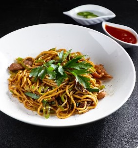 Домашняя яичная лапша с курицей, уткой
