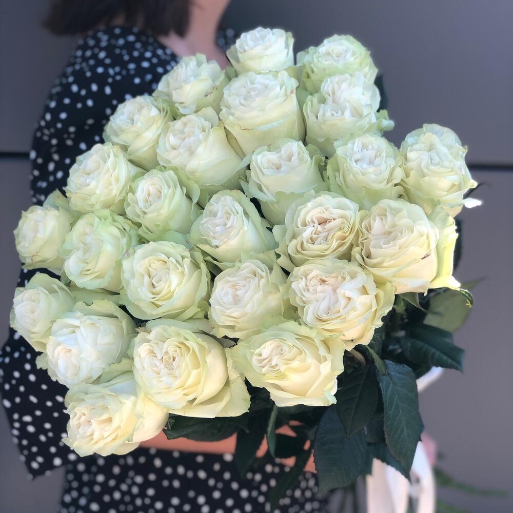 Букет Белых роз Эквадор 80 см 25 шт