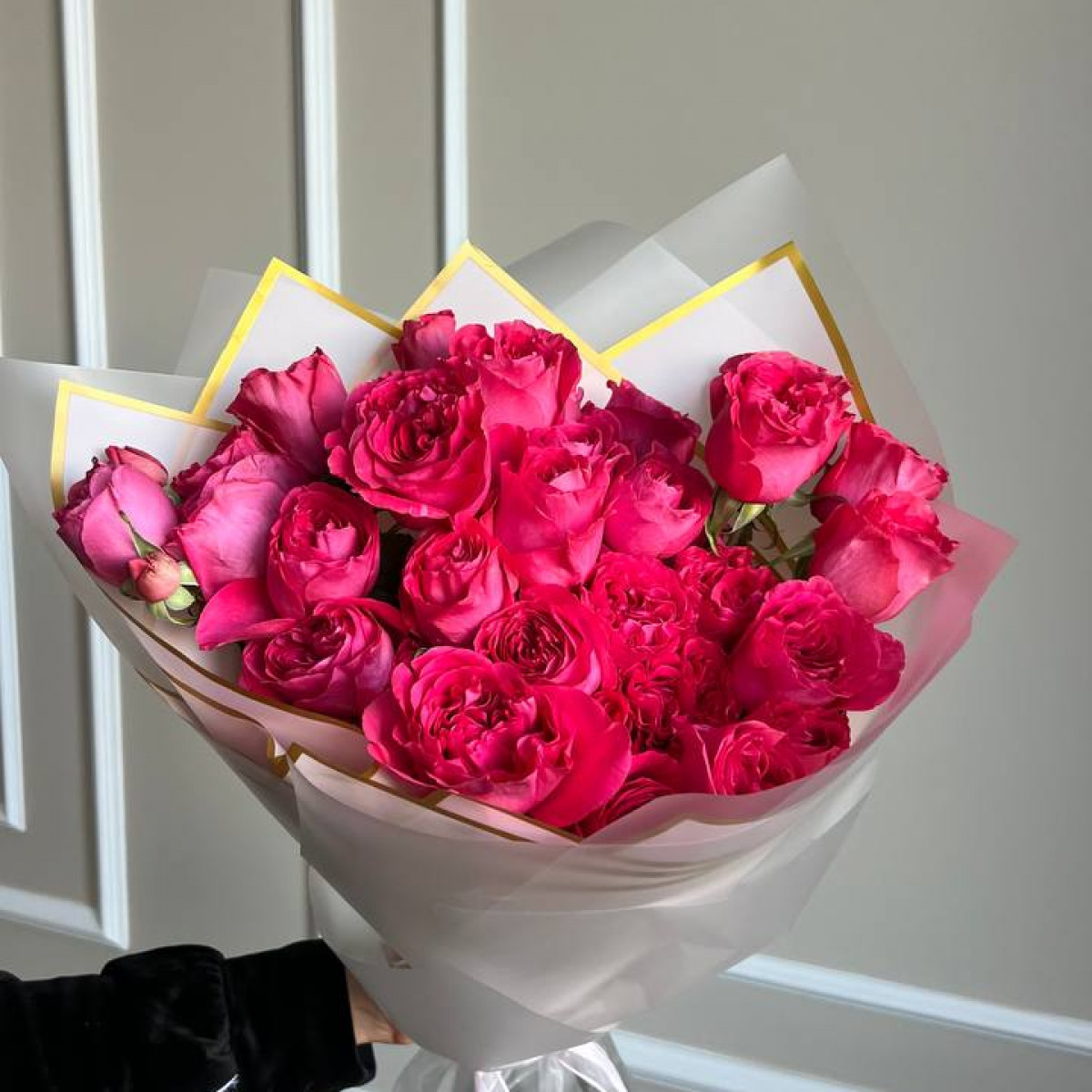 Моно букет из кустовых роз 30 (предзаказ)